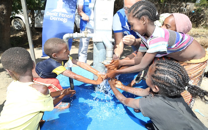 Etiyopya'da gözler ışığa, yetimler eğitime kavuşuyor